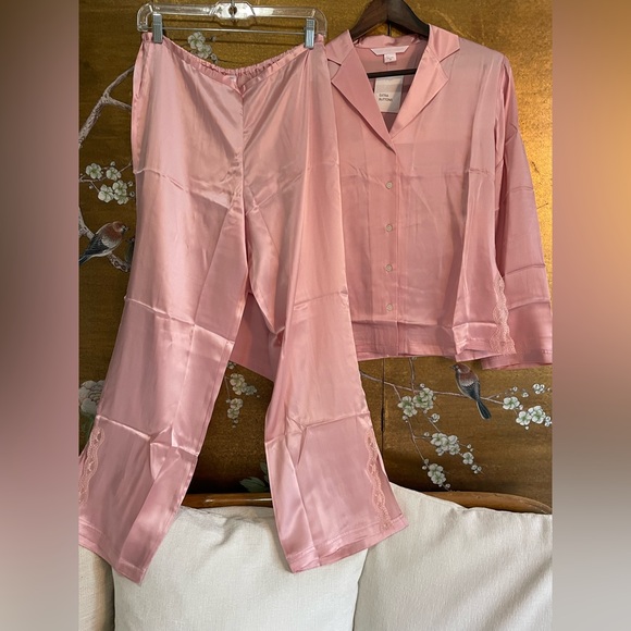 RARE! NWT Vintage Silk Victorias Secret pajamas, blush pink with lace detail - Picture 1 of 9